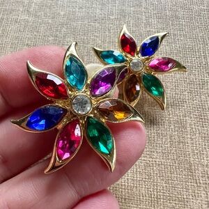 Vintage Multicolor Rhinestone Flower Clip On Earrings Gold Tone Flower Shape
